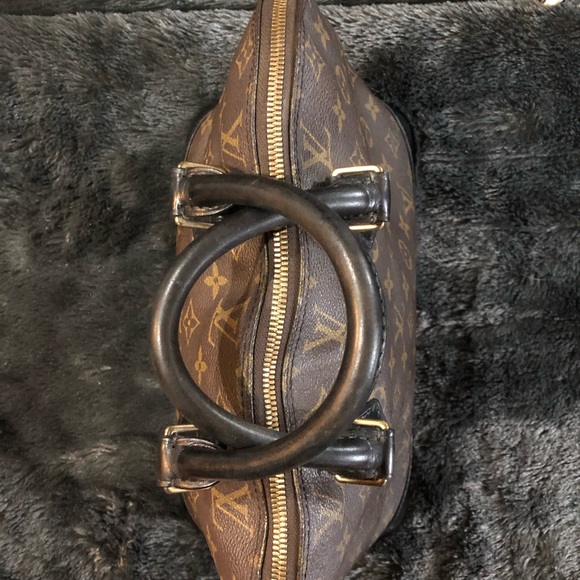 Louis Vuitton Alma bag - Picture 2 of 8